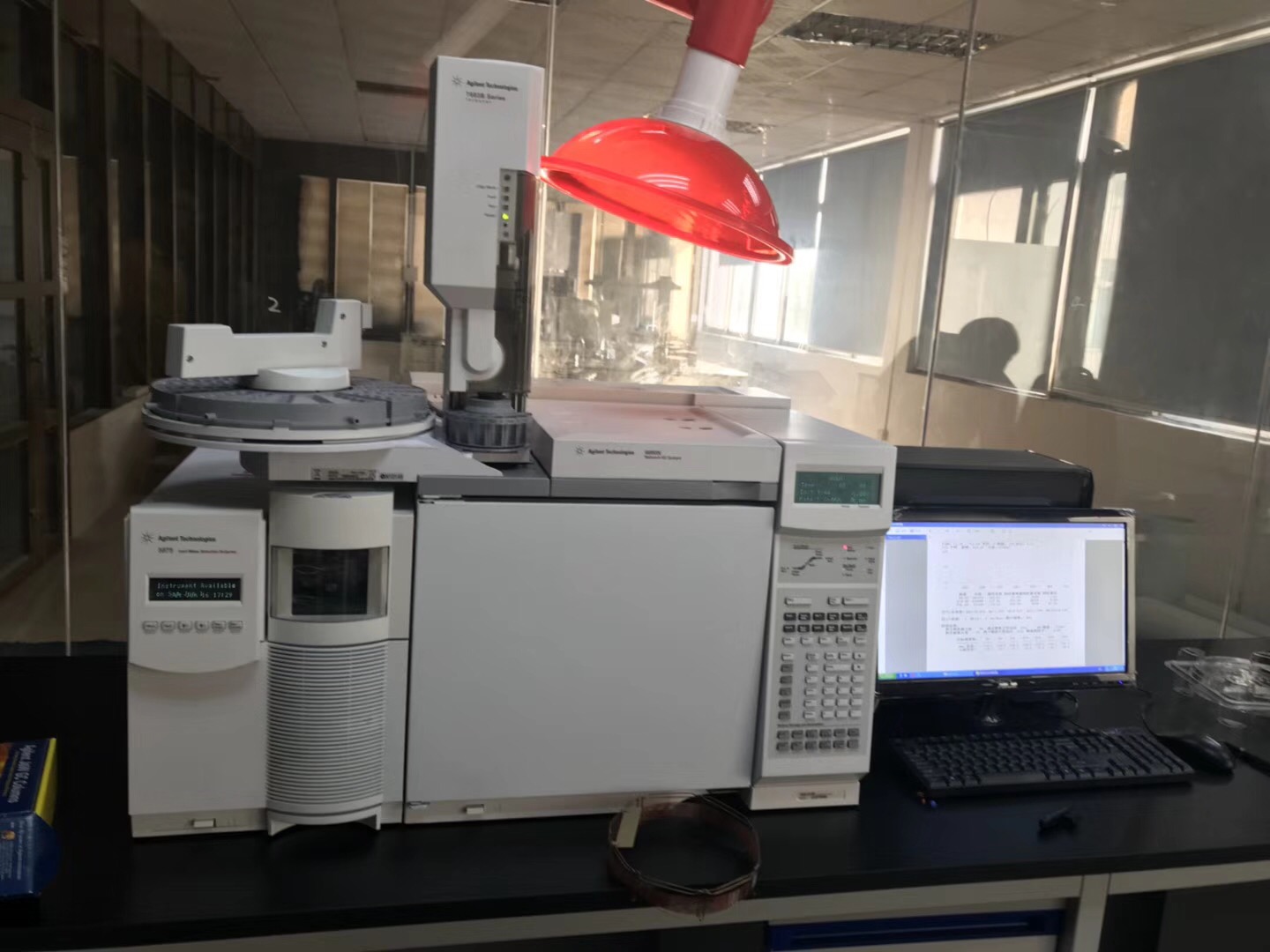 東莞某實驗室購買我司安捷倫 GCMS 6890N-5975安裝調試完畢。