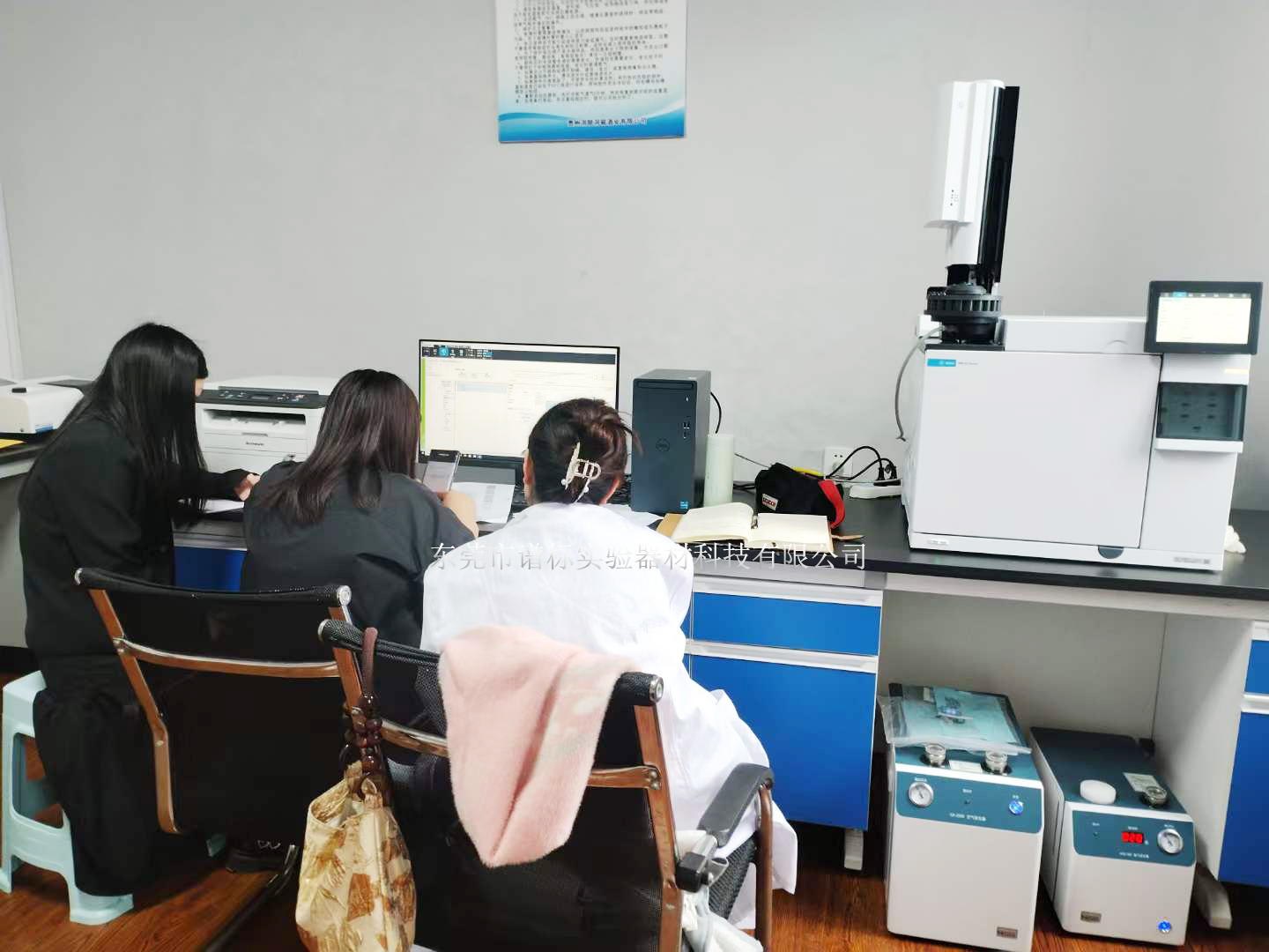 5月29日安捷倫氣相色譜儀GC8890在貴州某大型知名酒廠進行酒類產(chǎn)品的多種成分分析